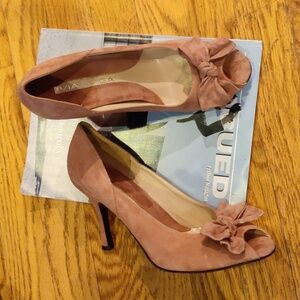 Via Spiga Suede Retro-Style Open-Toe Pumps with Bow, Size 9, EUC